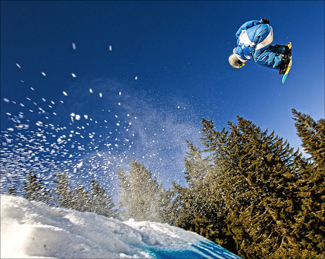 A snowboarder’s jump, photographed with a 17mm lens. (Photo: Majo Eliáš)